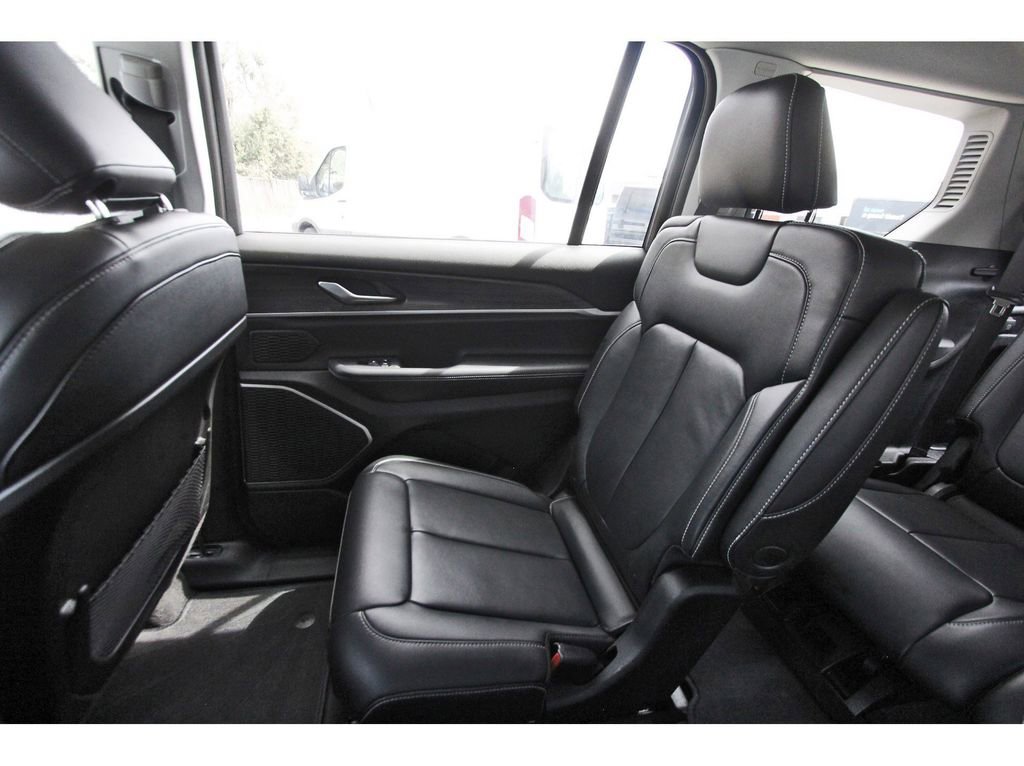 Used 2021 Jeep Grand Cherokee L Limited image 12