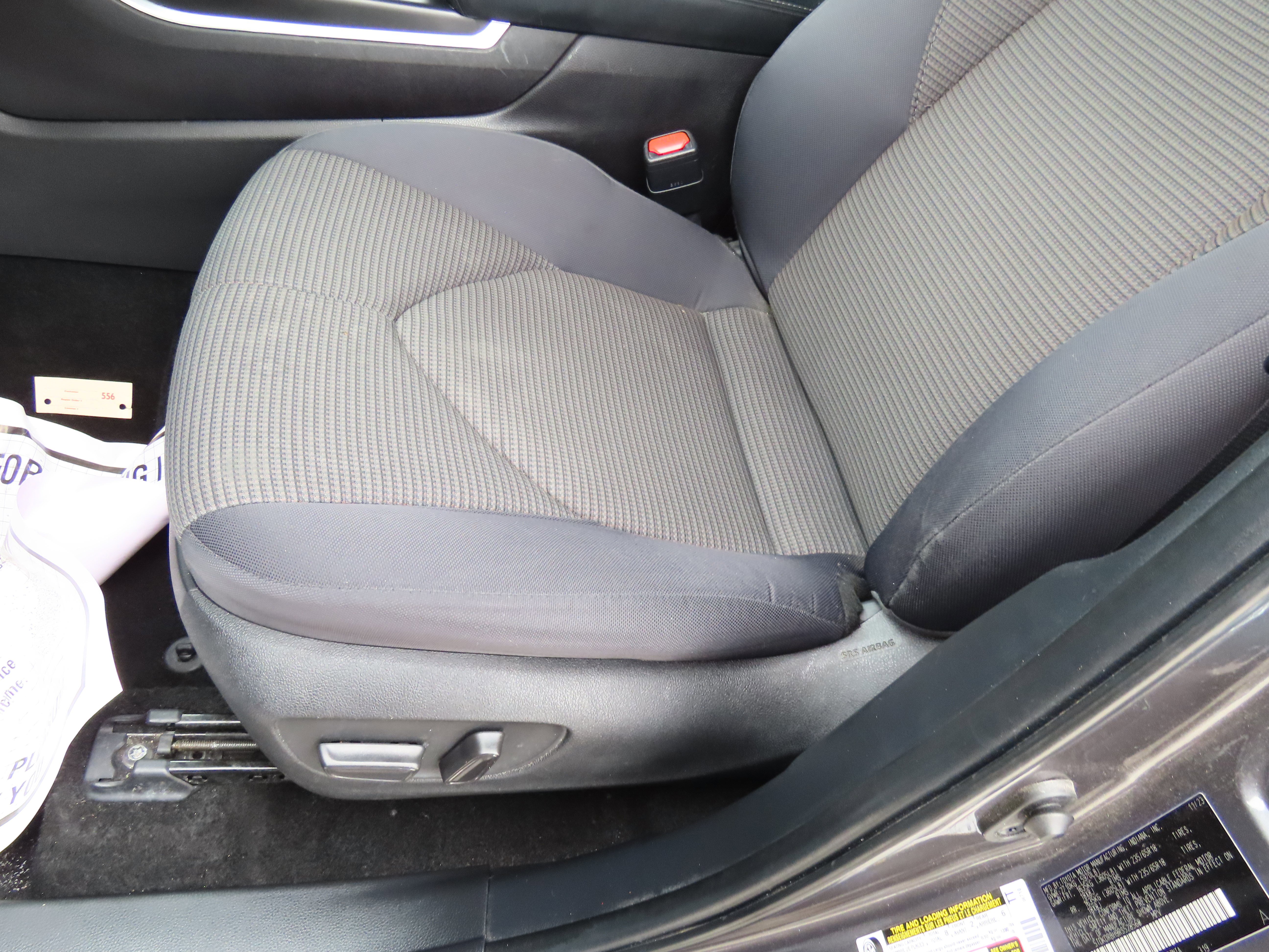 Used 2024 Toyota Highlander LE image 38