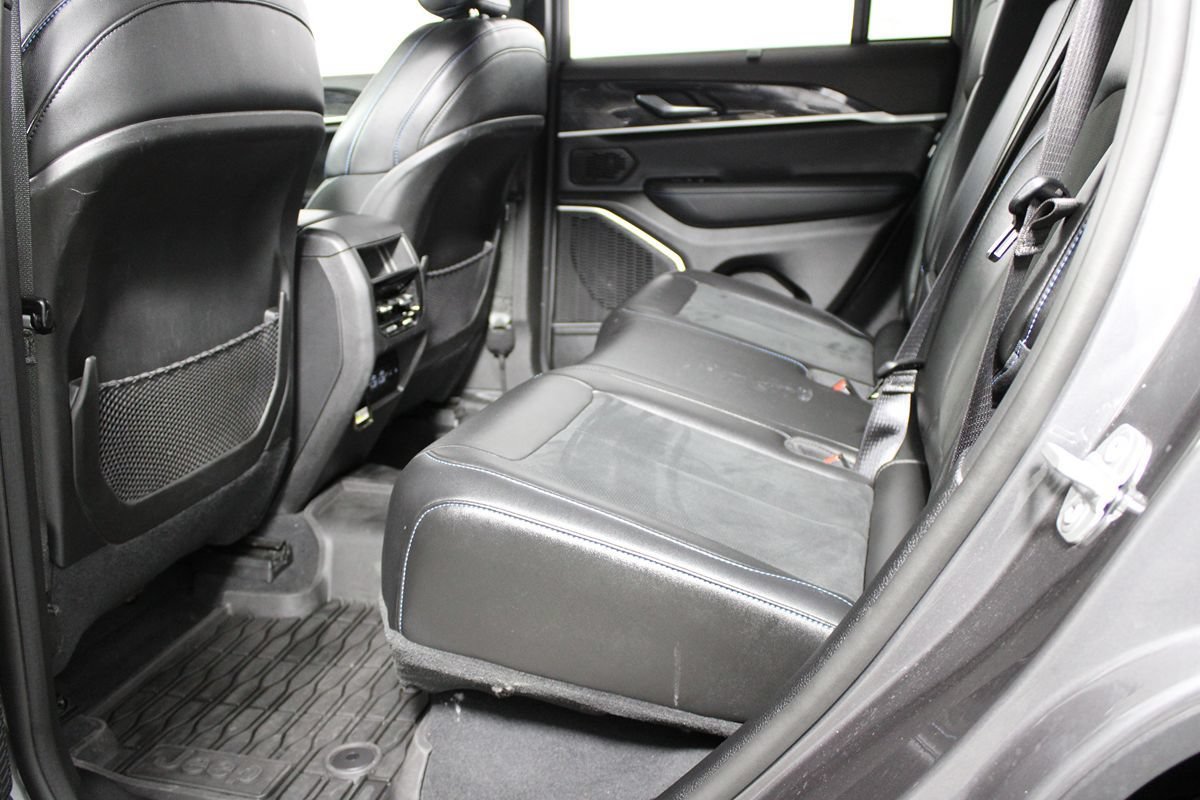 Used 2022 Jeep Grand Cherokee Trailhawk w/ Advanced Protech Group II AWD/4WD image 36