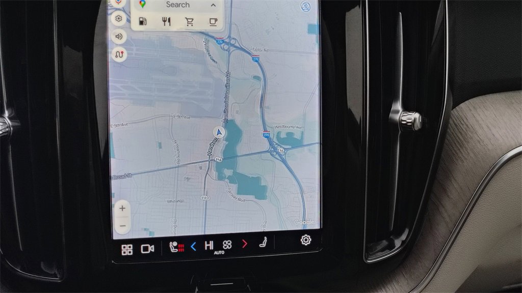 Used 2023 Volvo XC60 B5 Plus w/ Climate Package image 19