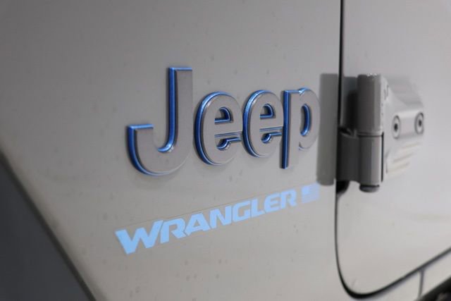 Used 2023 Jeep Wrangler Unlimited w/ Cold Weather Group image 9