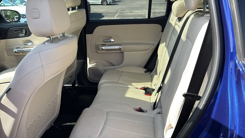Certified 2021 Mercedes-Benz GLB 250 4MATIC w/ Premium Package image 23