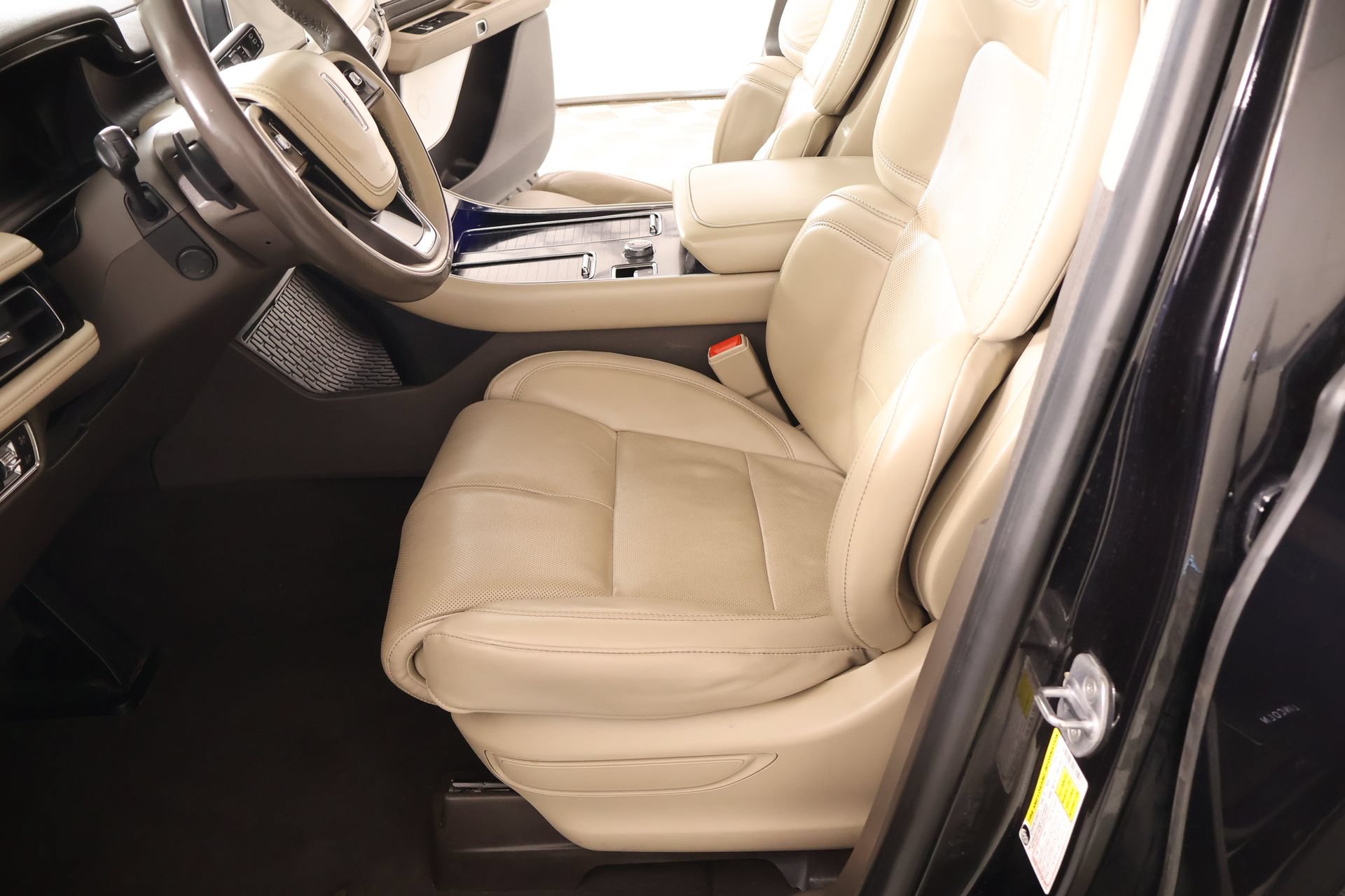 Used 2020 Lincoln Aviator Reserve w/ Equipment Group 202A AWD/4WD image 12