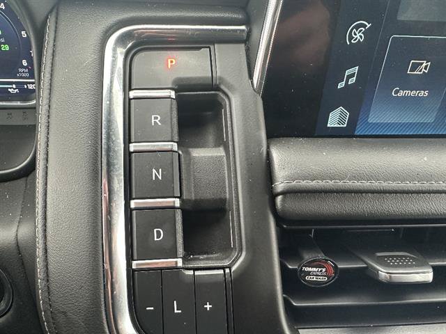 Used 2022 Chevrolet Suburban LT AWD/4WD image 19