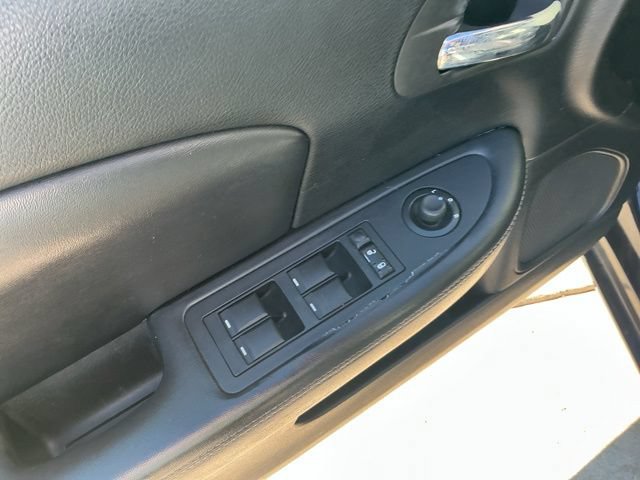 Used 2011 Chrysler 200 Limited FWD image 15