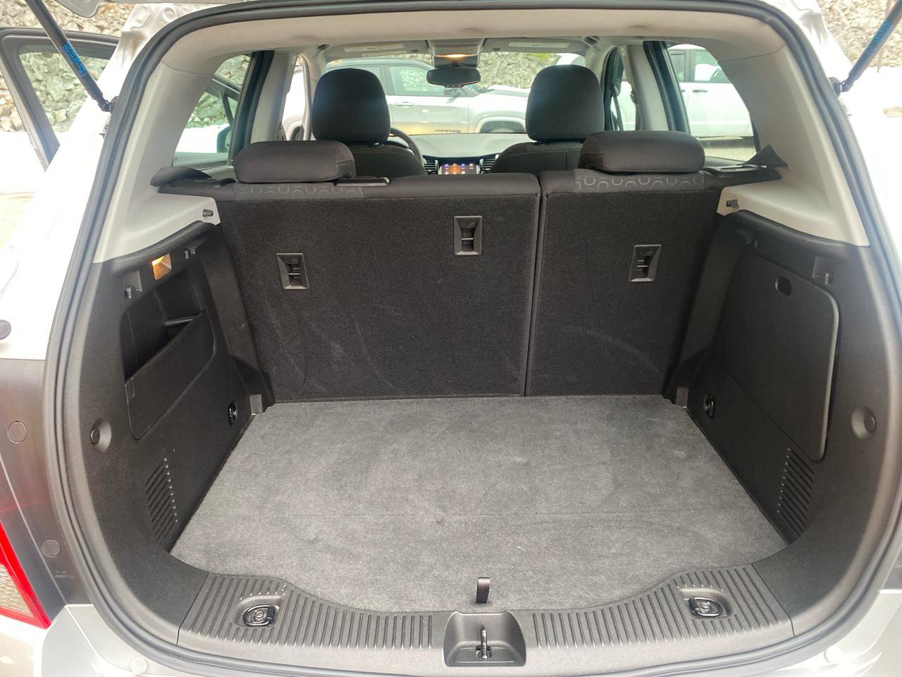 Used 2020 Chevrolet Trax LS AWD/4WD image 26