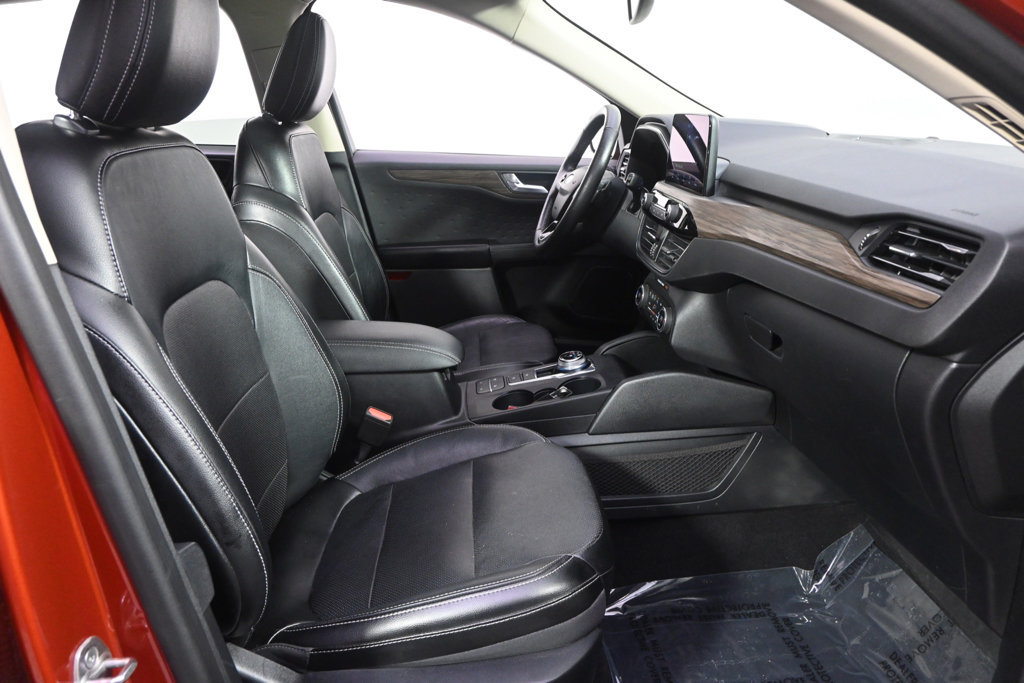 Used 2020 Ford Escape Titanium AWD/4WD image 16