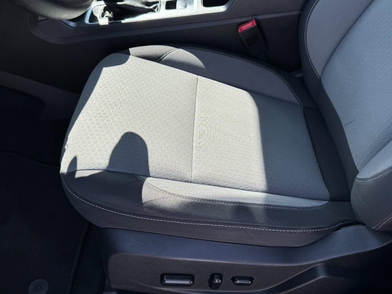 Used 2018 Ford Escape SE w/ SE Sync 3 Package image 14