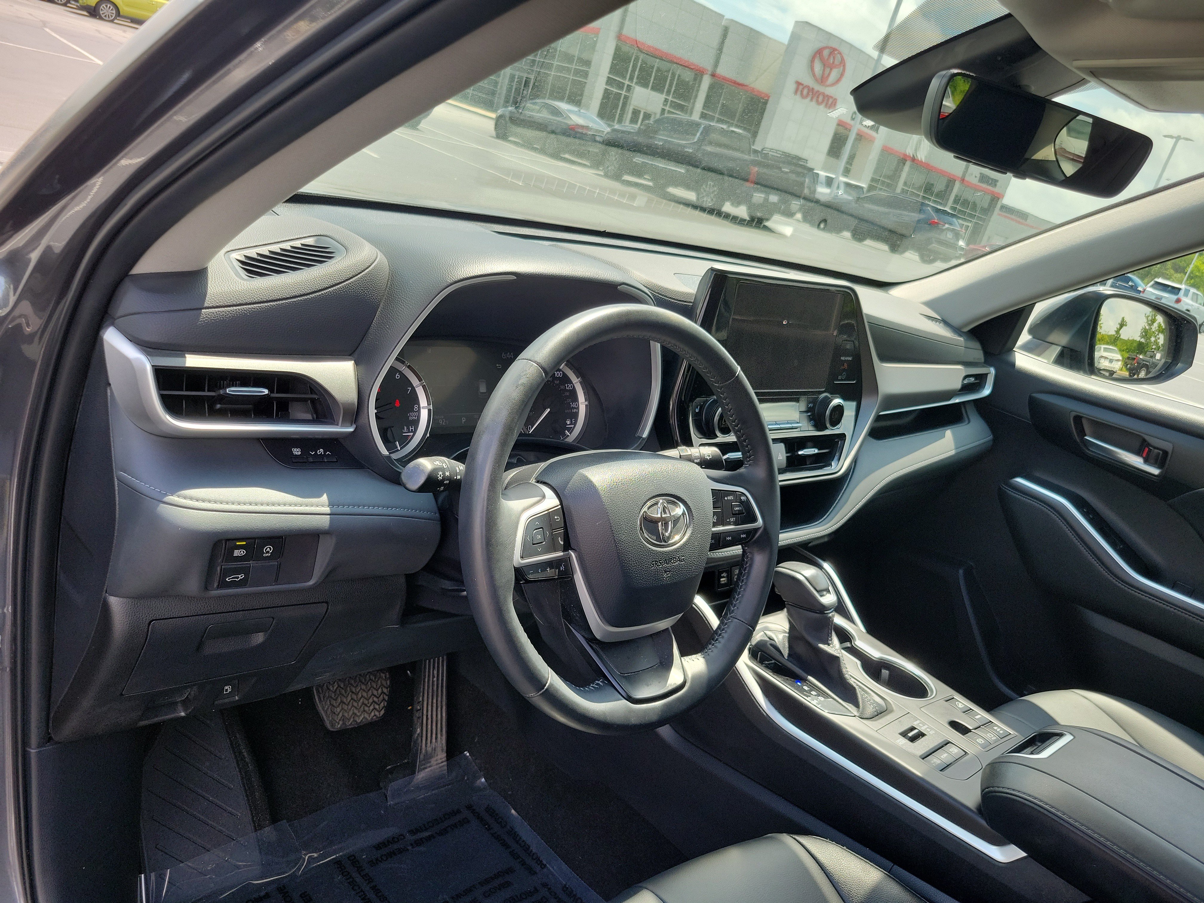Certified 2025 Toyota Highlander XLE AWD/4WD image 18