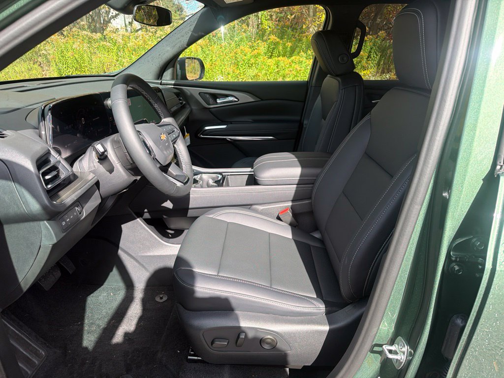 New 2027 Chevrolet Traverse LT AWD/4WD image 20