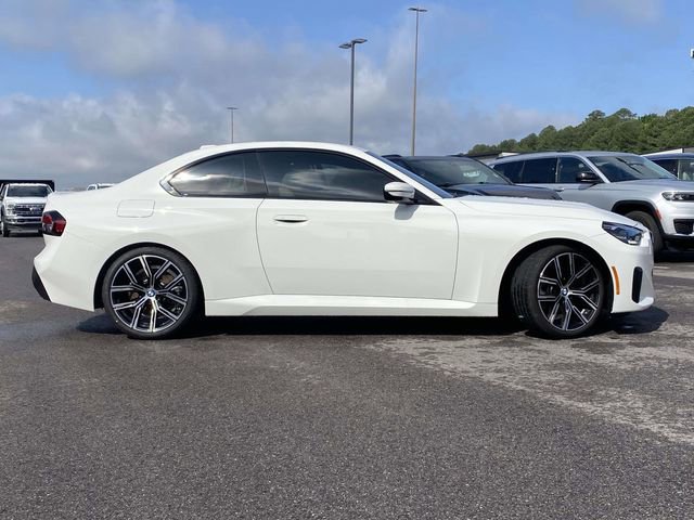 Used 2024 BMW 230i Coupe w/ Convenience Package RWD image 2