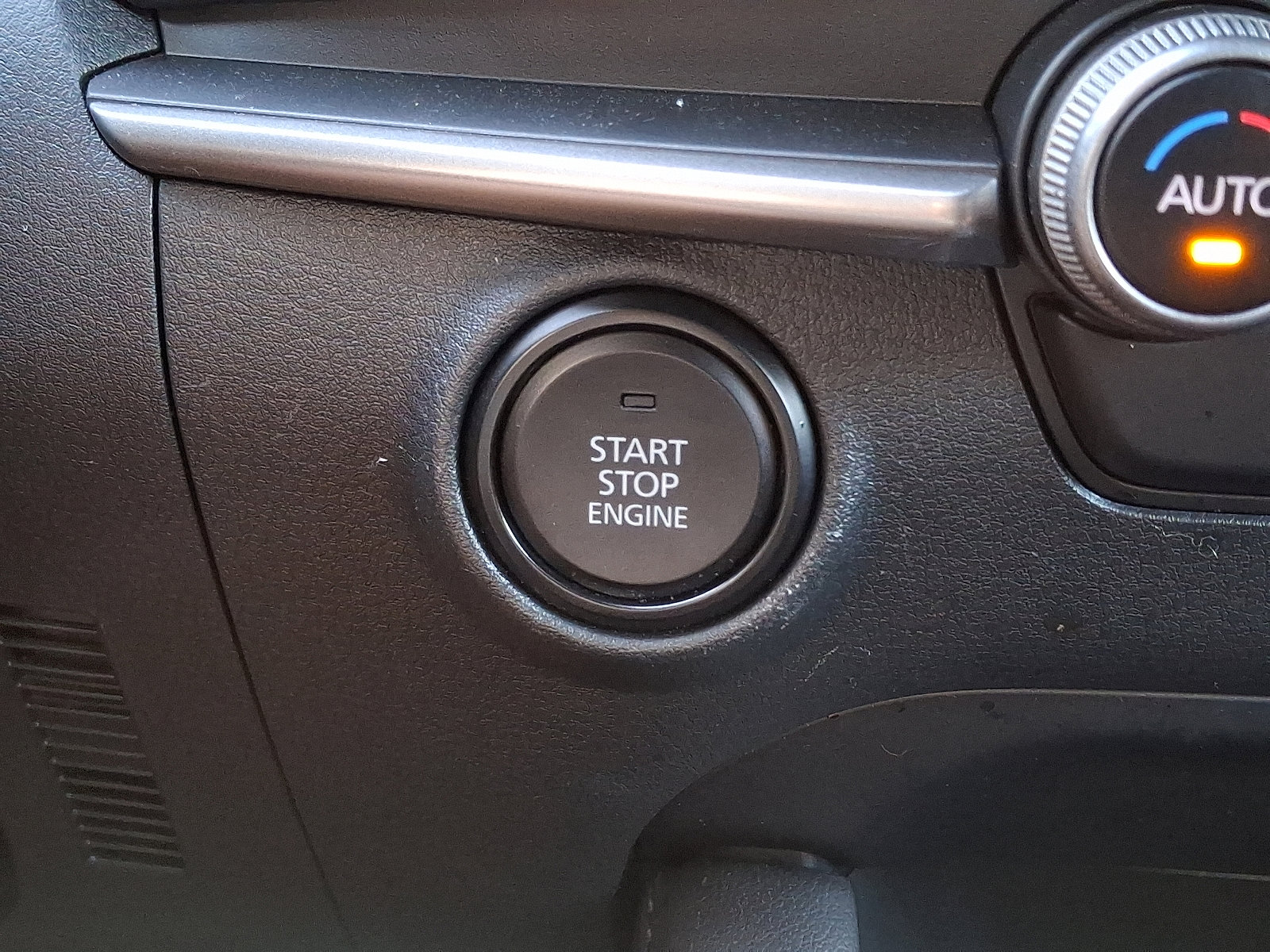 Used 2023 MAZDA MAZDA3 s image 23