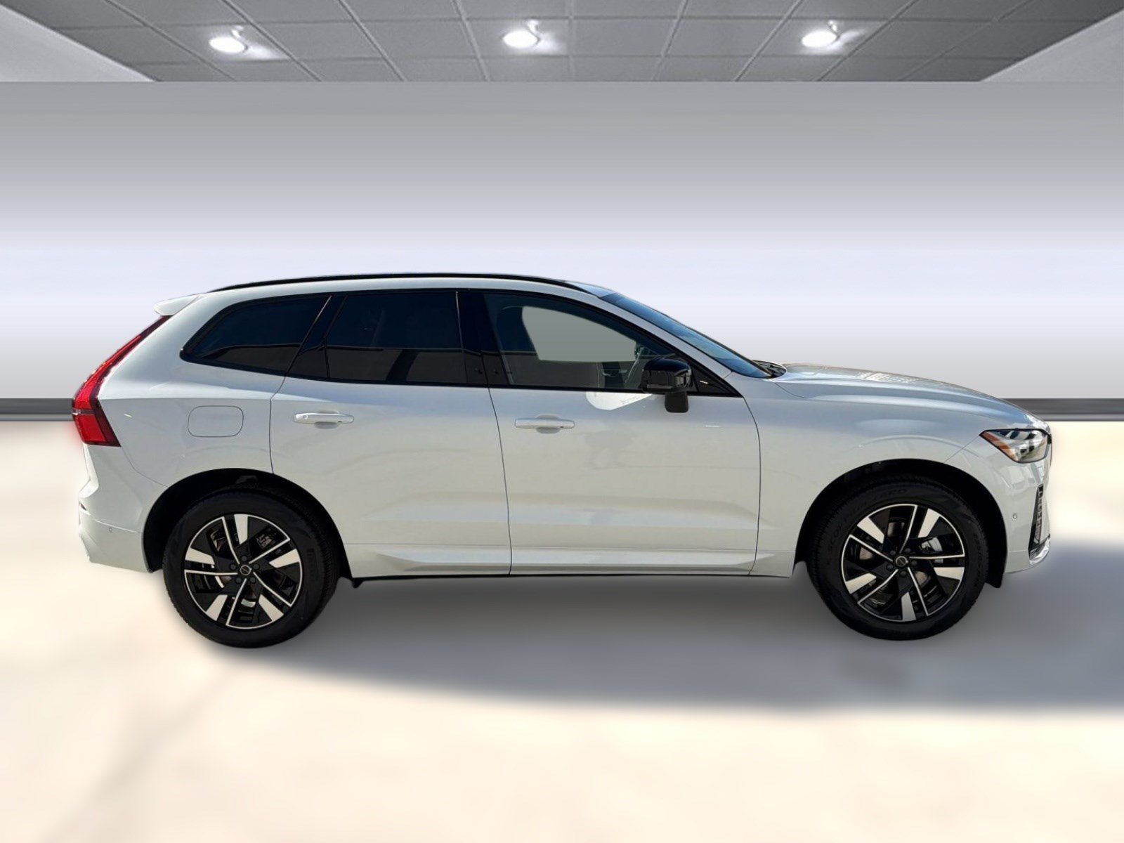 New 2026 Volvo XC60 B5 Plus w/ Climate Package AWD/4WD image 8