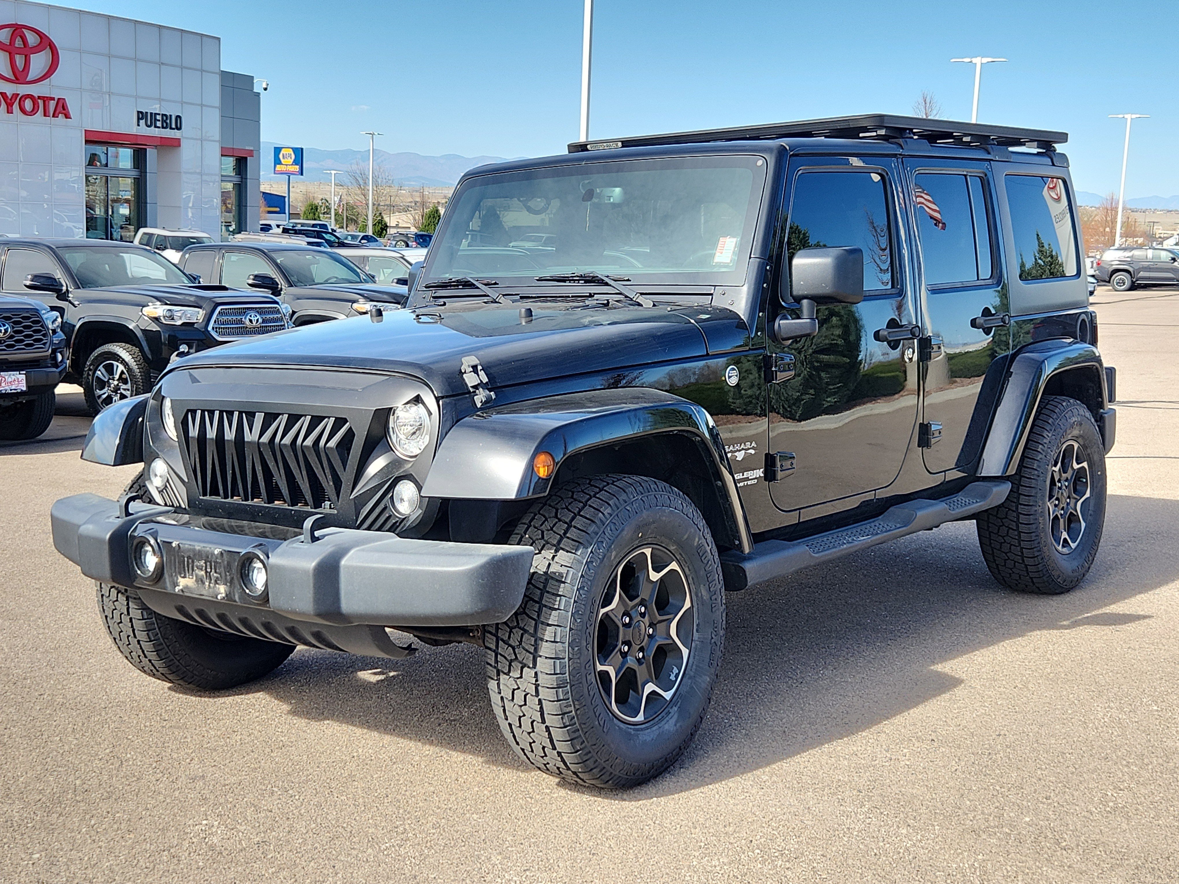 Used 2018 Jeep Wrangler Unlimited Sahara w/ Connectivity Group image 4