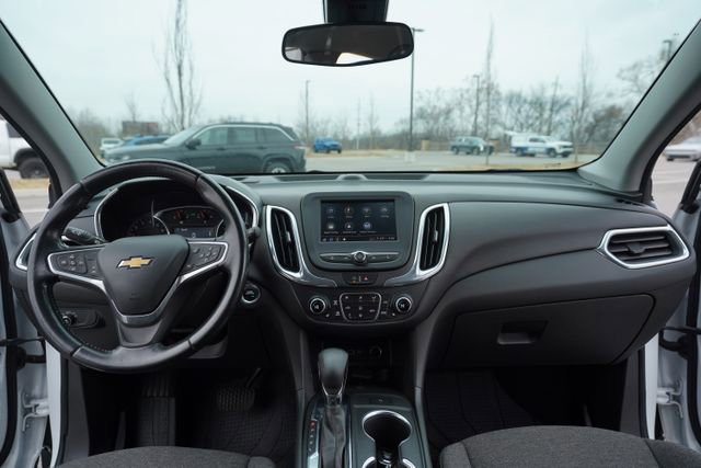 Used 2022 Chevrolet Equinox LT w/ Driver Convenience Package image 24