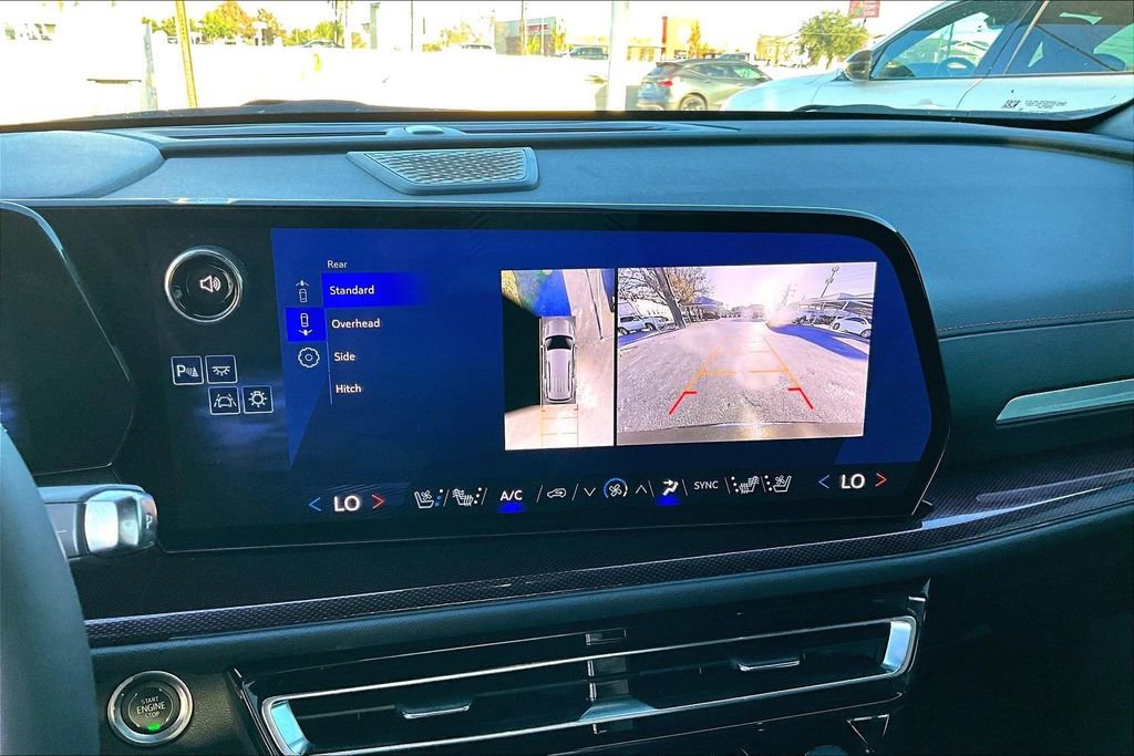 Used 2024 Chevrolet Traverse RS image 30