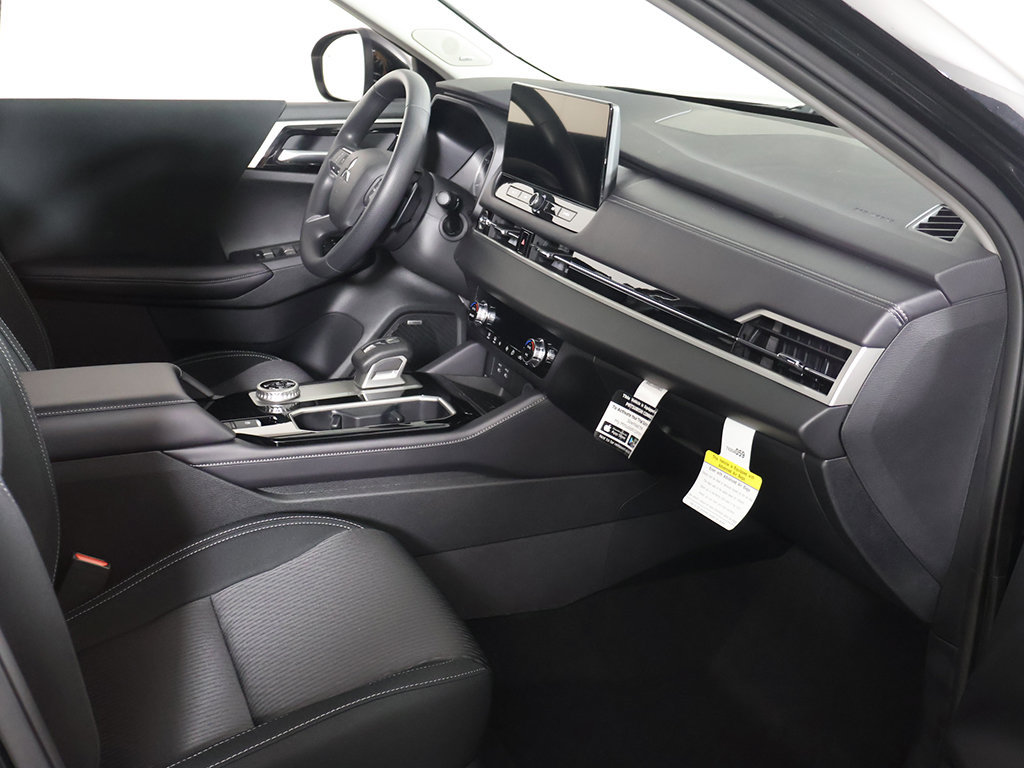 New 2026 Mitsubishi Outlander ES AWD/4WD image 25