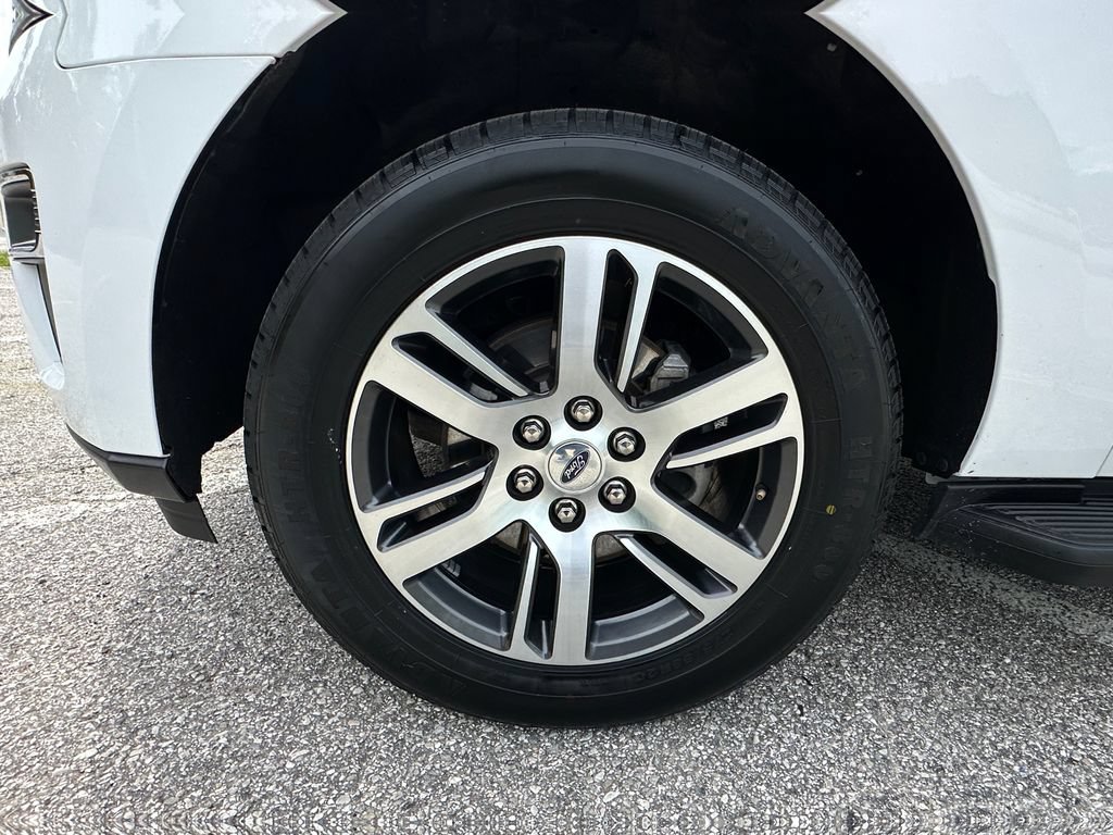 Used 2024 Ford Expedition Limited AWD/4WD image 14