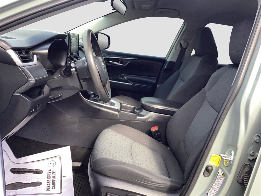 Used 2020 Toyota RAV4 XLE image 31