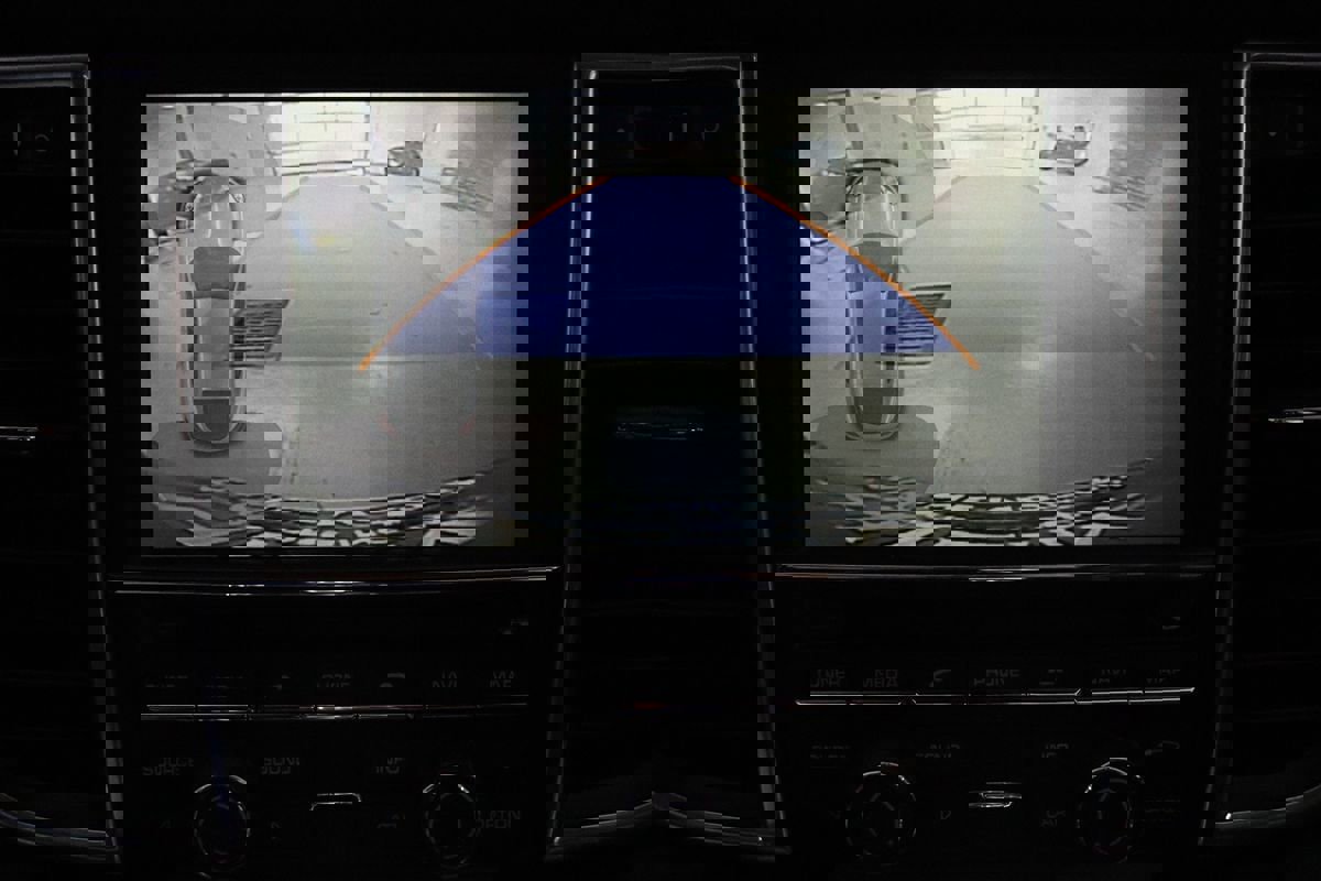 Used 2015 Porsche Panamera S image 25