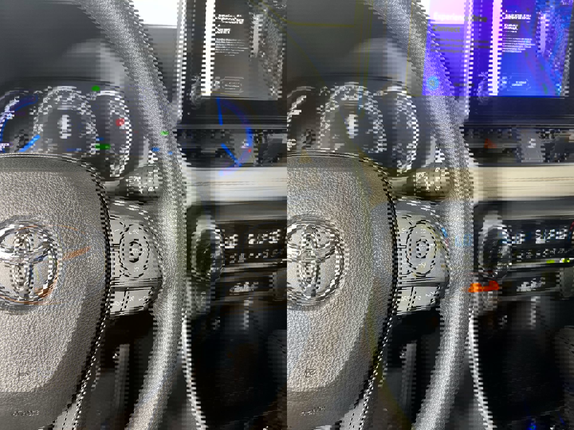 Used 2024 Toyota RAV4 XLE image 19