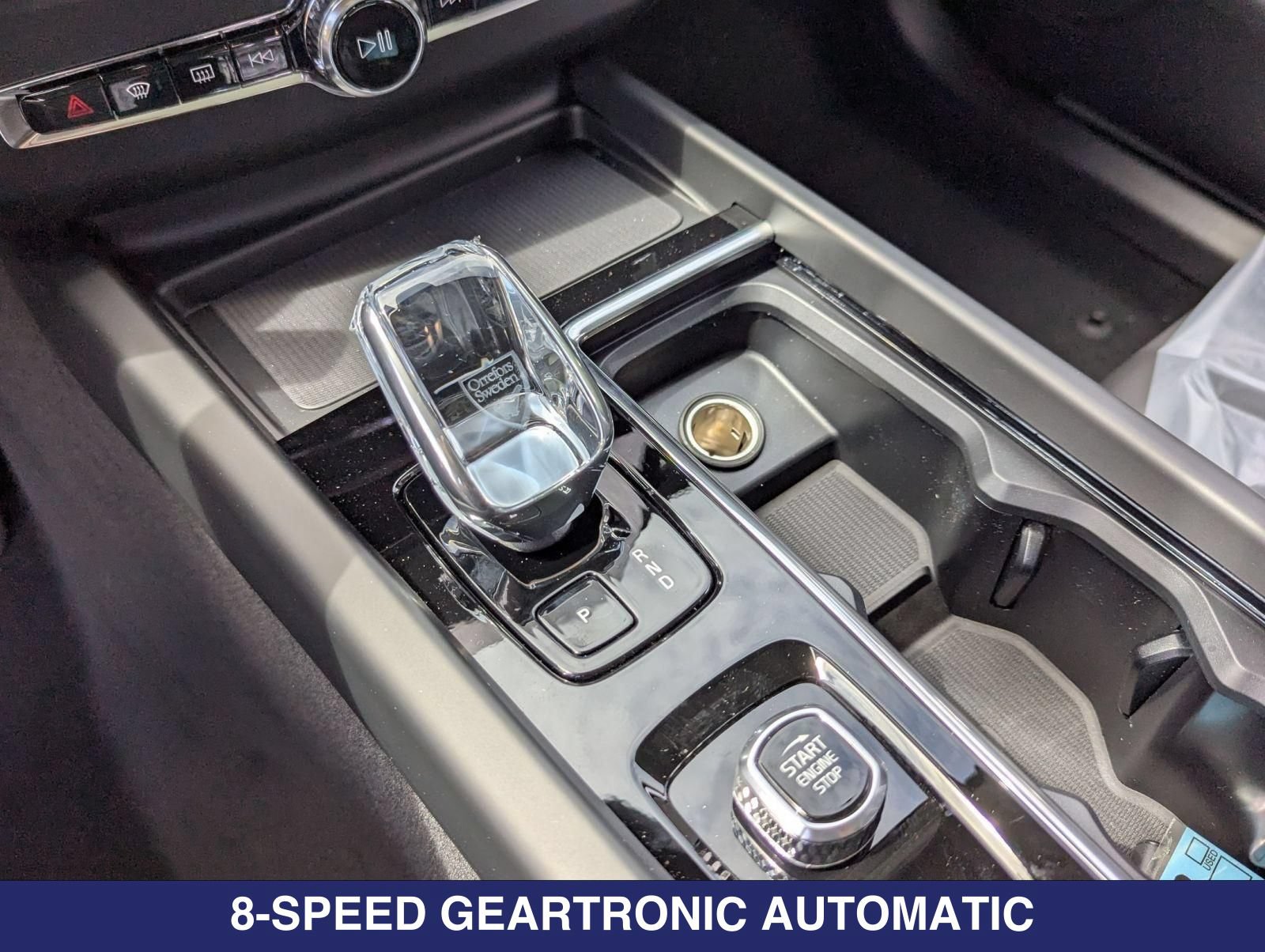 New 2026 Volvo XC60 B5 Plus w/ Protection Package Premier AWD/4WD image 17