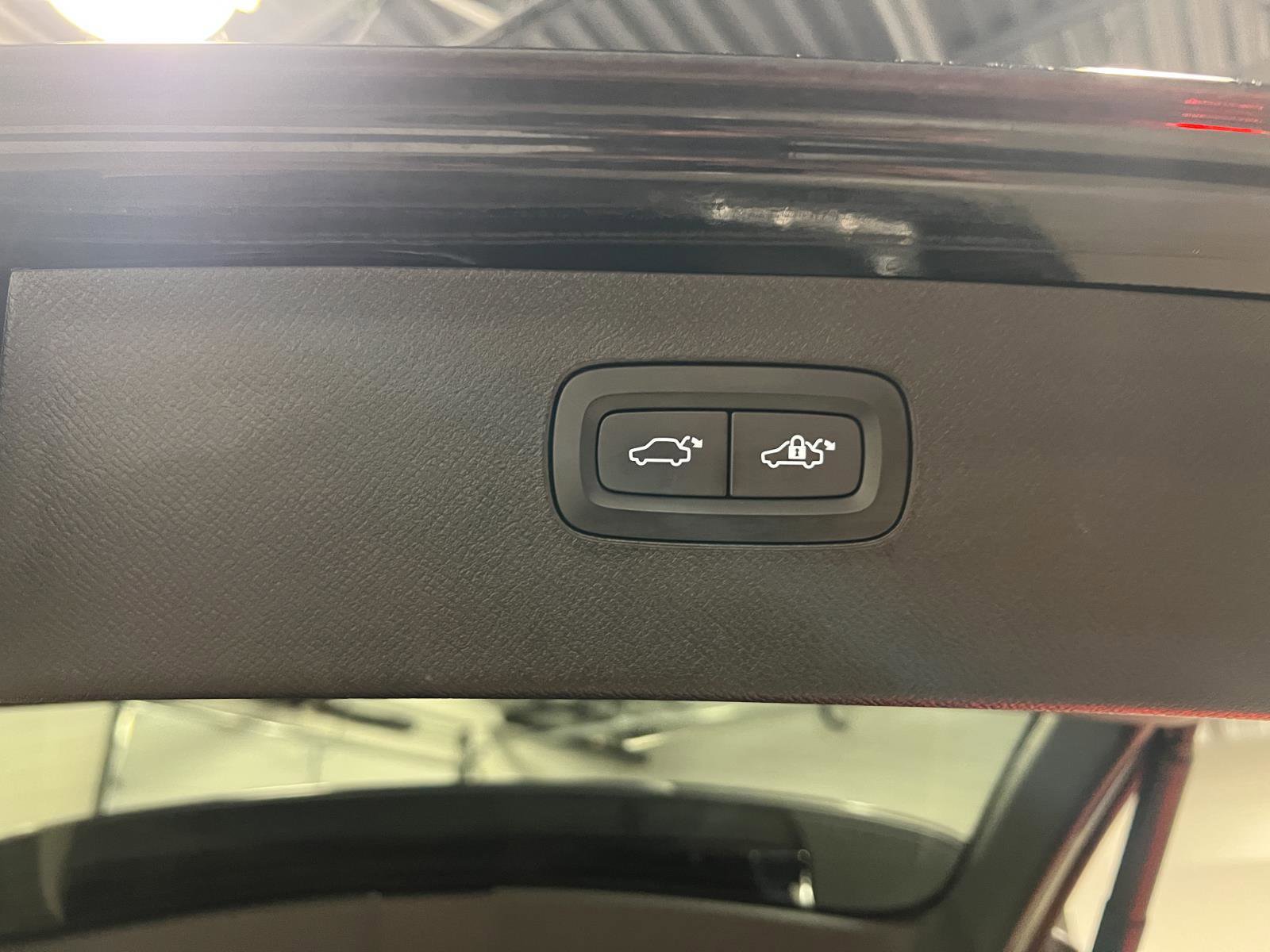 Used 2021 Volvo XC90 T6 Momentum image 33