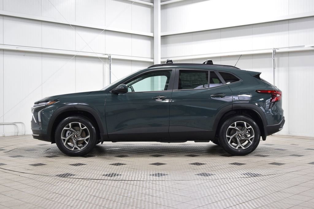 New 2026 Chevrolet Trax LT w/ Sunroof Package FWD image 4