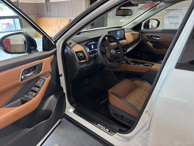 New 2026 Nissan Rogue Platinum image 11