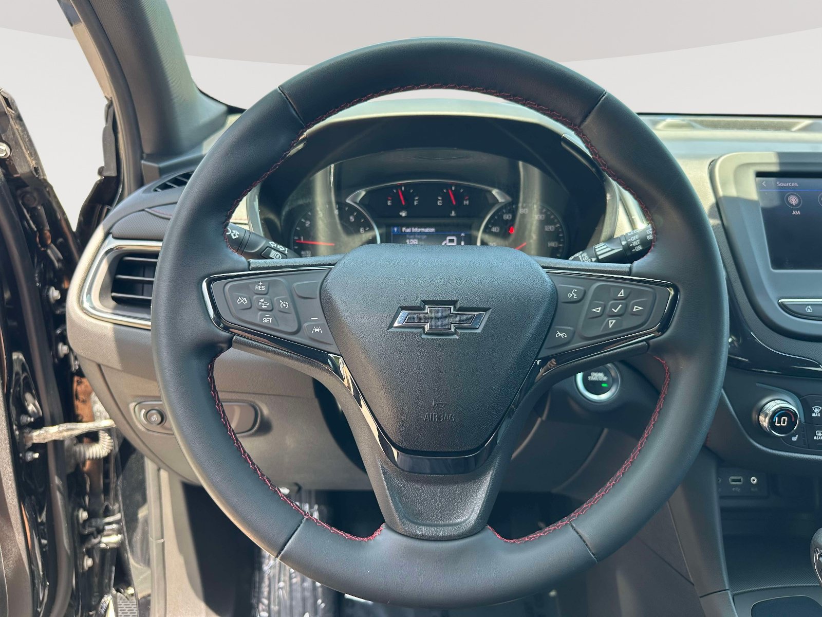 Used 2023 Chevrolet Equinox RS w/ LPO, Floor Liner Package FWD image 13