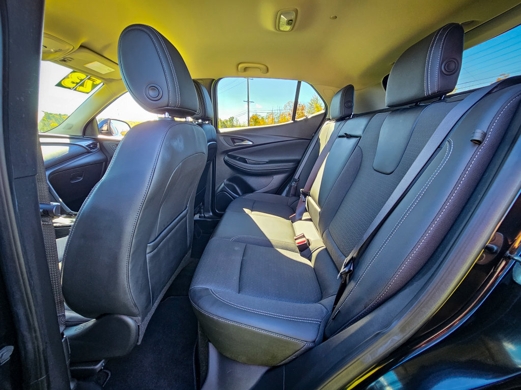 Used 2023 Buick Encore GX Select w/ Sport Touring Package AWD/4WD image 31