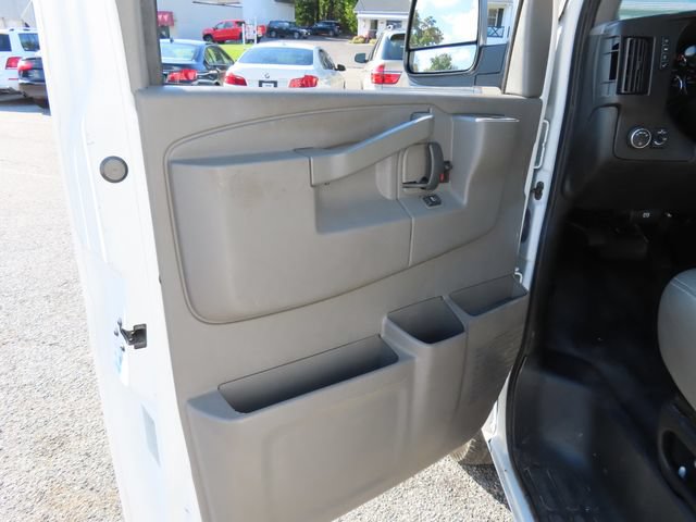 Used 2019 Chevrolet Express 2500 RWD image 18