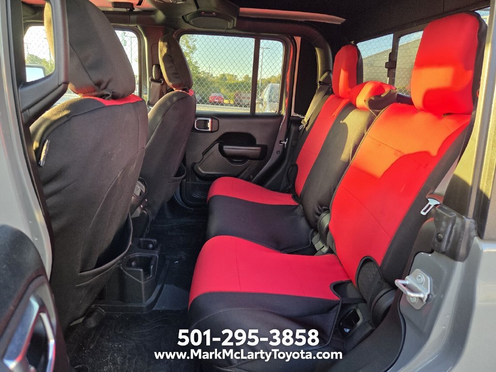 Used 2021 Jeep Gladiator Rubicon w/ Trailer Tow Package AWD/4WD image 9