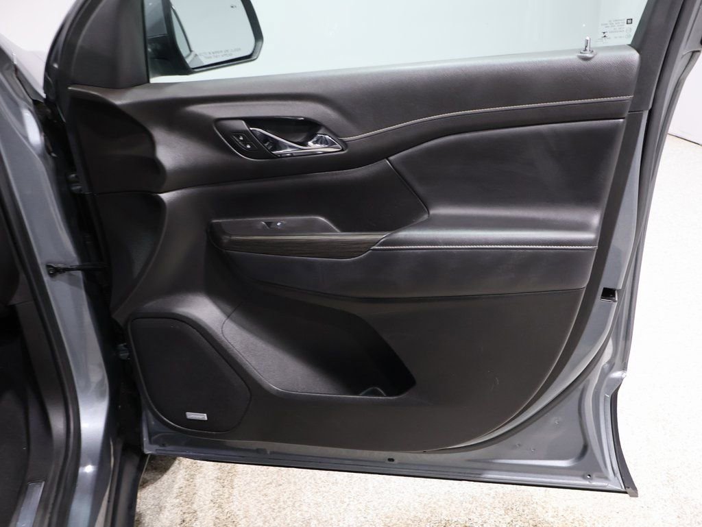 Used 2020 GMC Acadia SLT image 24