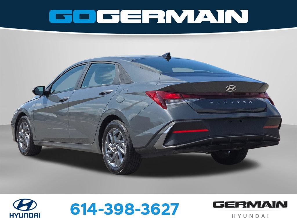 Used 2024 Hyundai Elantra SEL FWD image 10