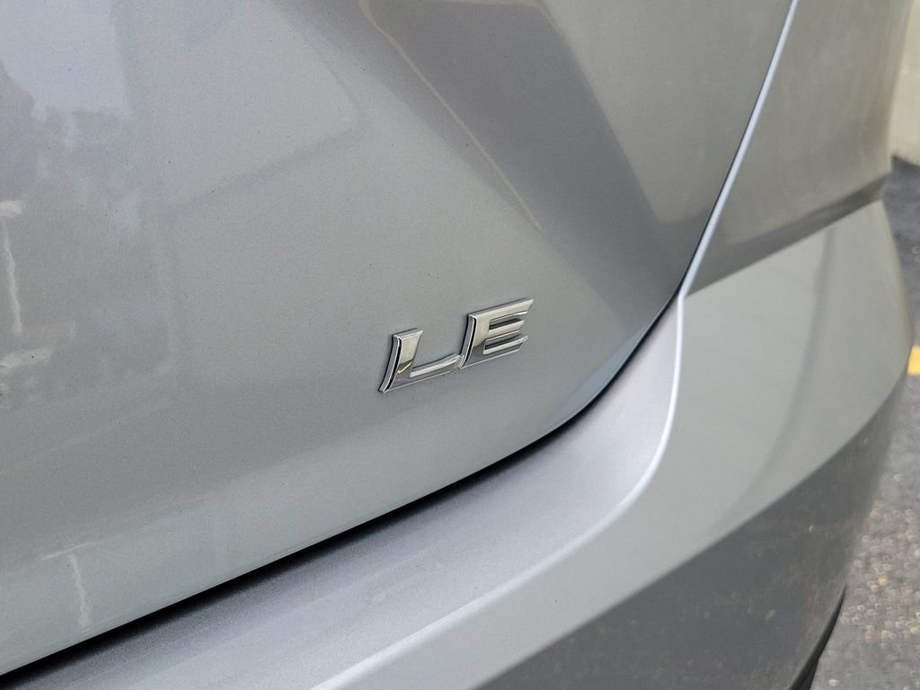 Used 2025 Toyota Camry LE FWD image 12