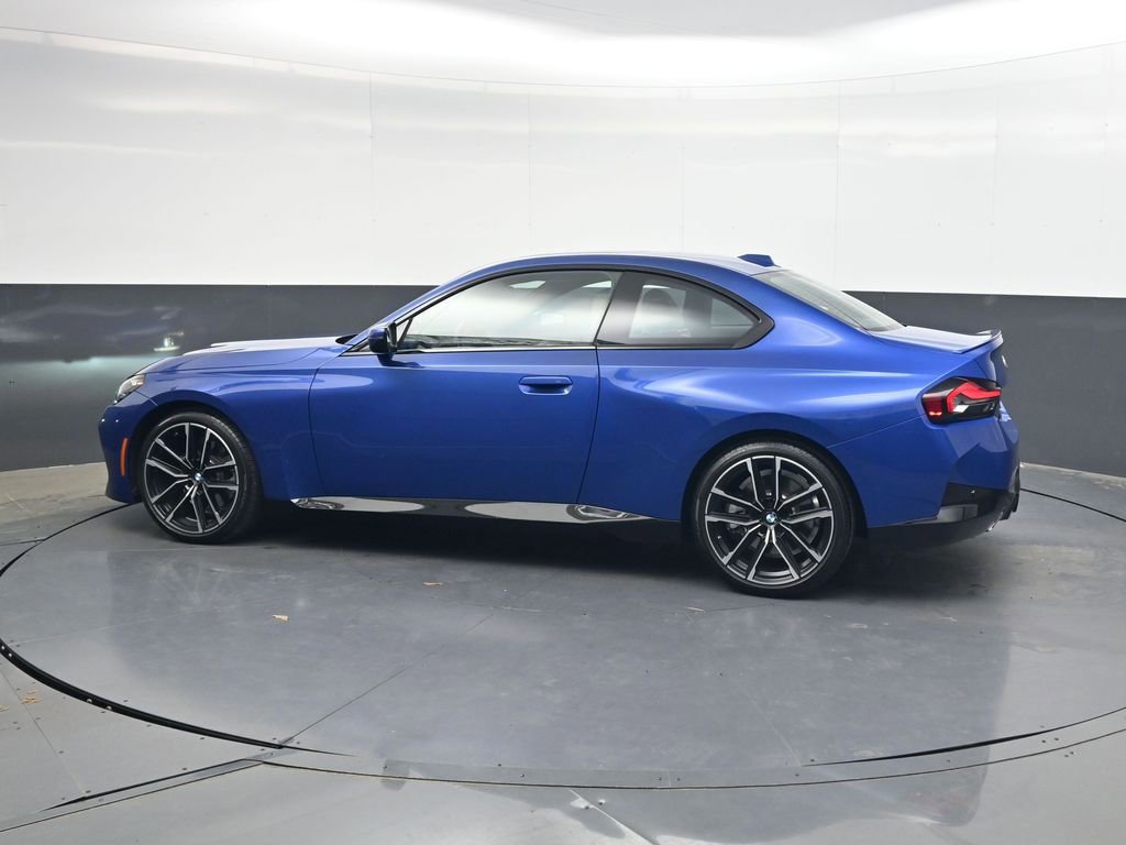 Used 2024 BMW 230i Coupe w/ M Sport Package image 7