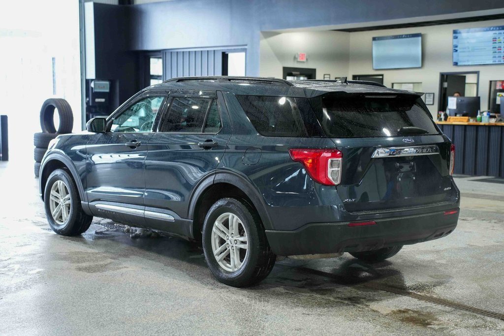 Used 2024 Ford Explorer XLT image 7