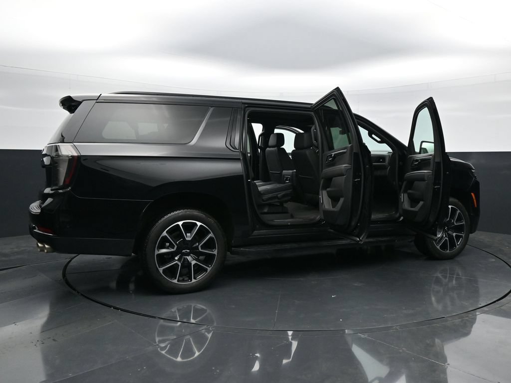 Used 2025 Chevrolet Suburban RST w/ Comfort Package AWD/4WD image 52