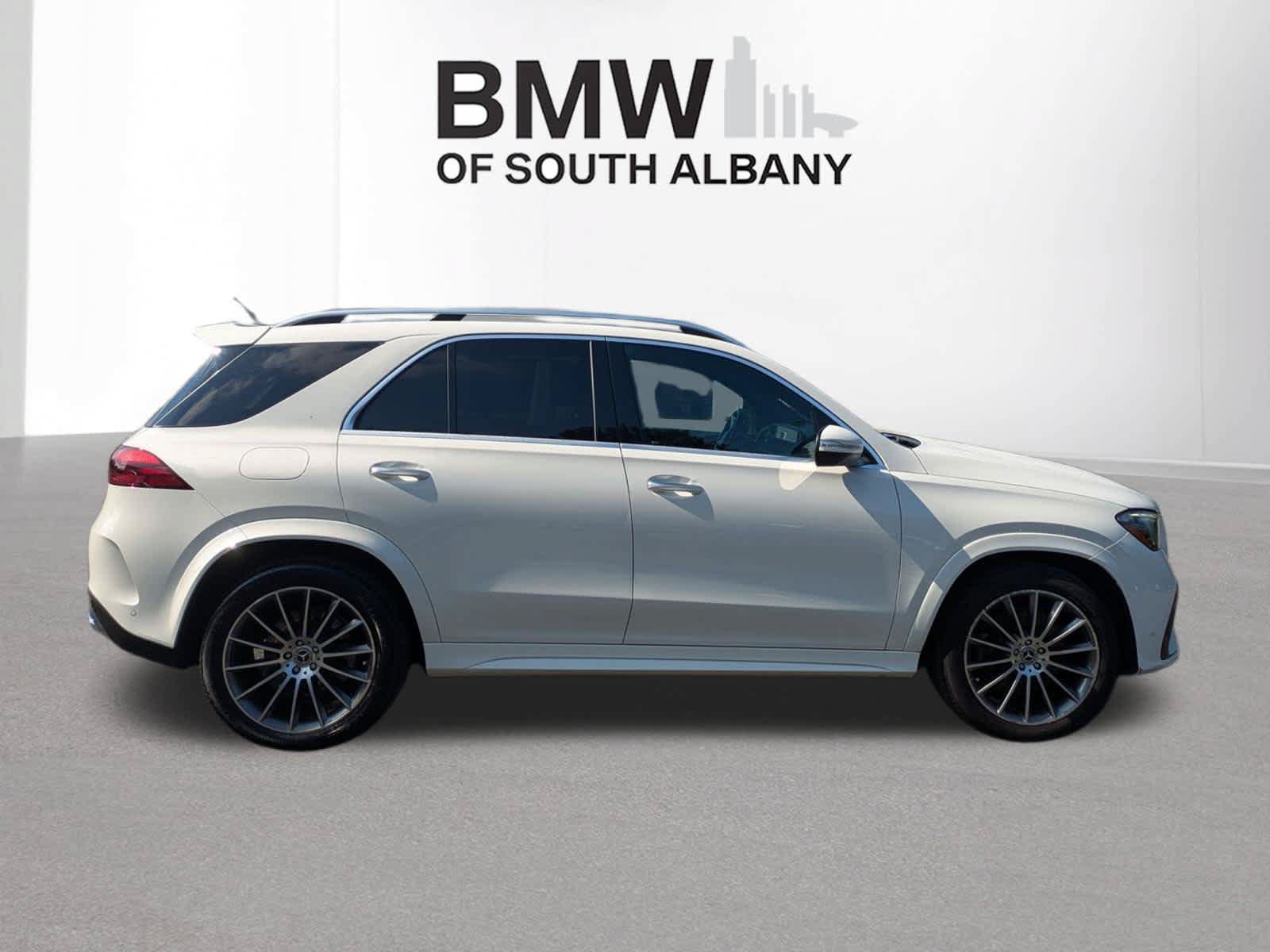 Used 2024 Mercedes-Benz GLE 450e 4MATIC image 2