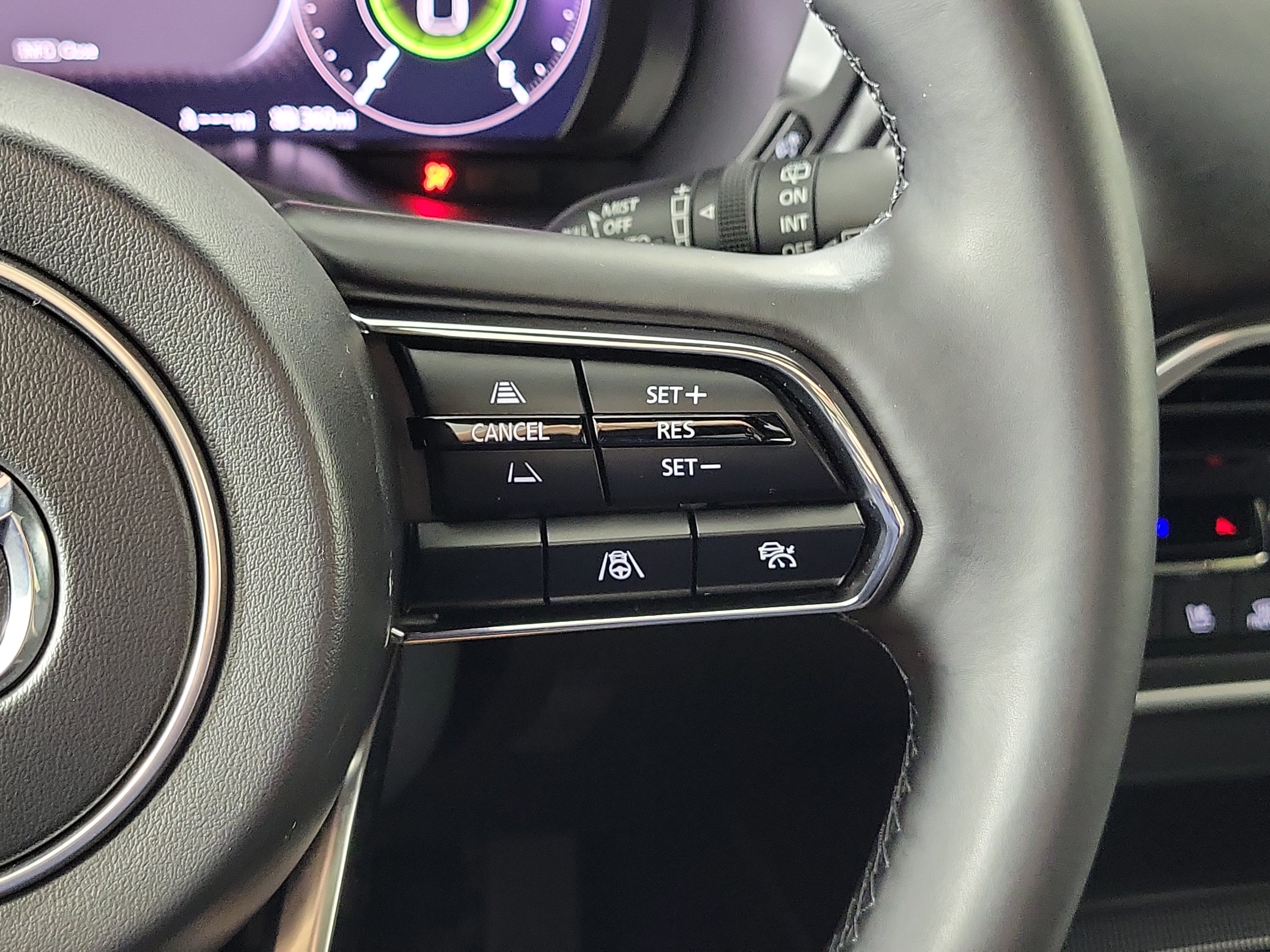 Certified 2025 MAZDA CX-70 Plug-In Hybrid w/ Premium Plus AWD/4WD image 16
