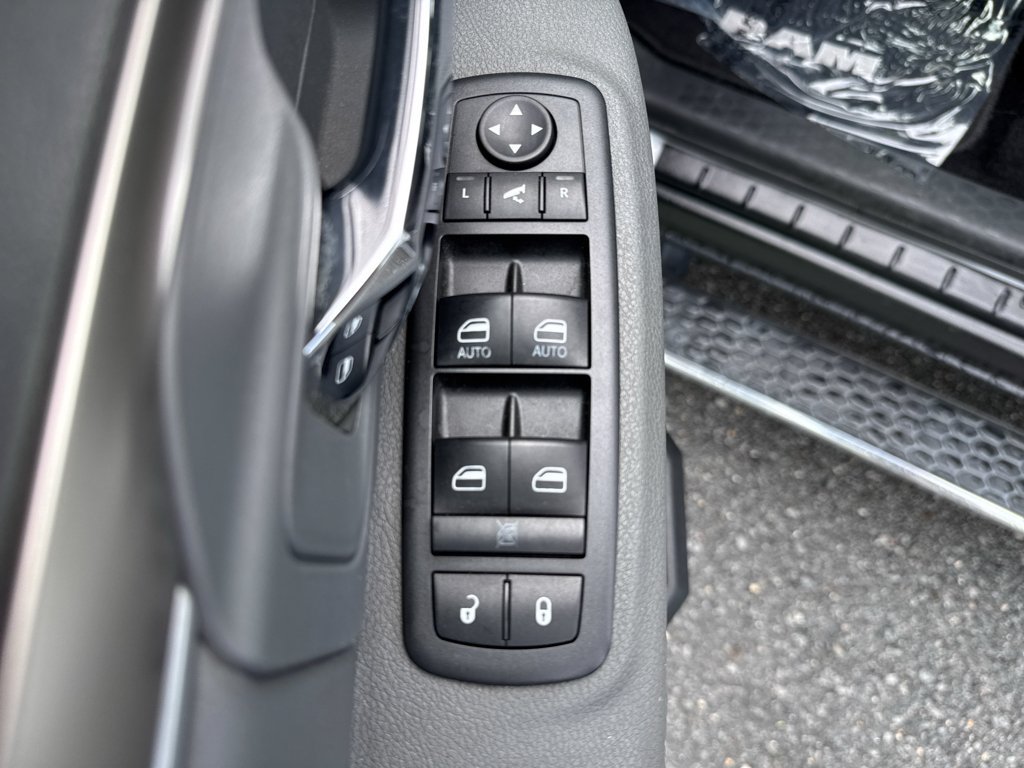 Used 2015 RAM 3500 Big Horn AWD/4WD image 25