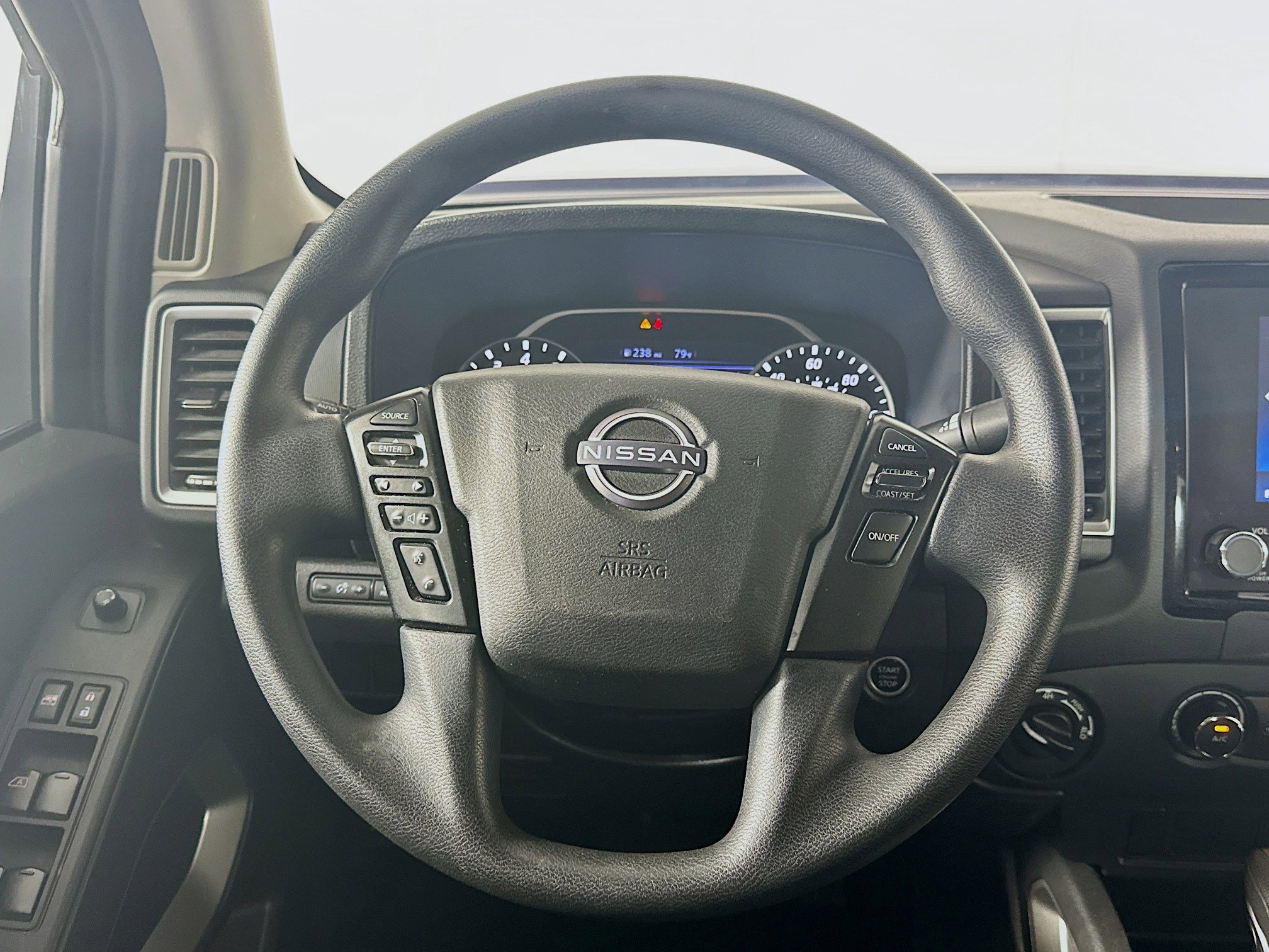 Used 2023 Nissan Frontier SV image 17