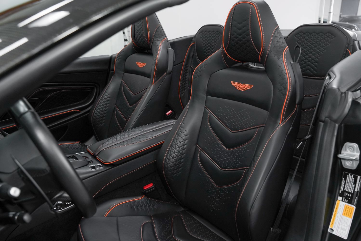 Used 2022 Aston Martin DBS Superleggera Volante RWD image 37