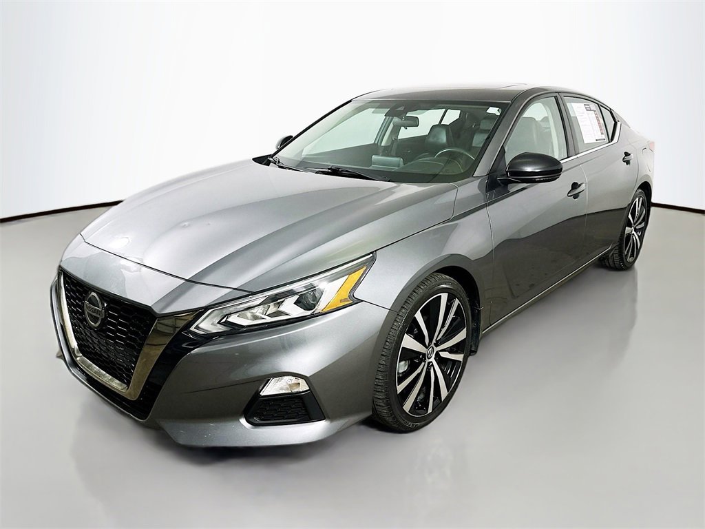 Used 2020 Nissan Altima 2.5 SR w/ Premium Package image 3