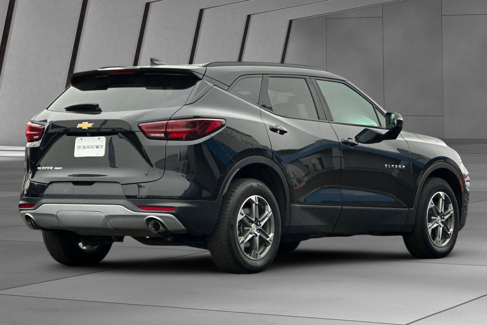 Used 2023 Chevrolet Blazer LT image 4