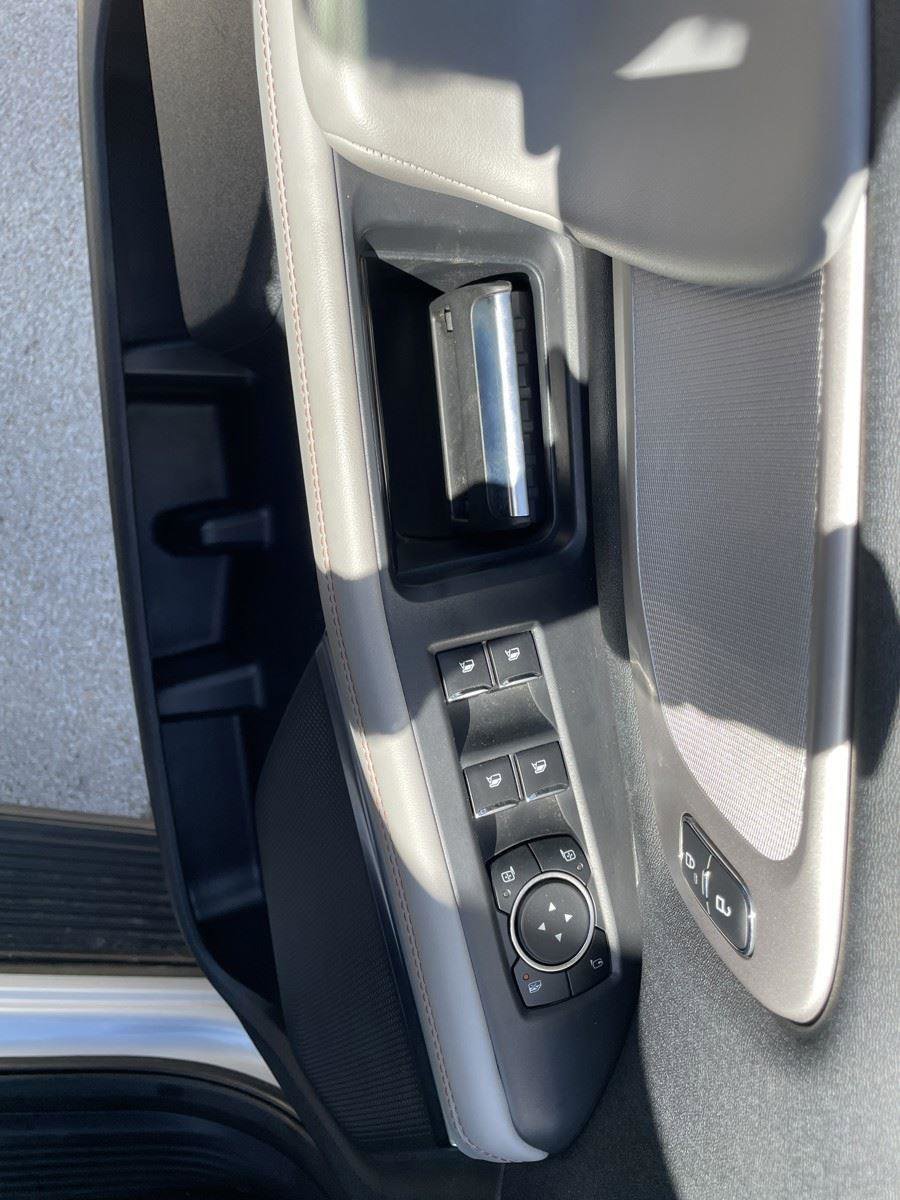 Used 2025 Ford Expedition Active image 10