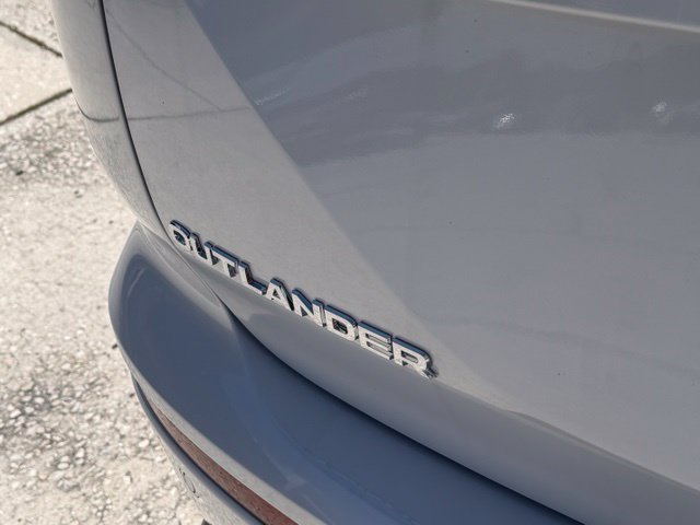 New 2026 Mitsubishi Outlander ES FWD image 14