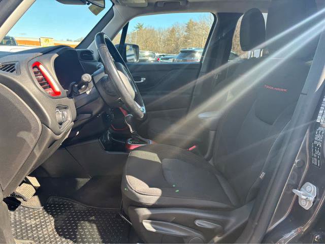 Used 2020 Jeep Renegade Trailhawk w/ Cold Weather Group image 17