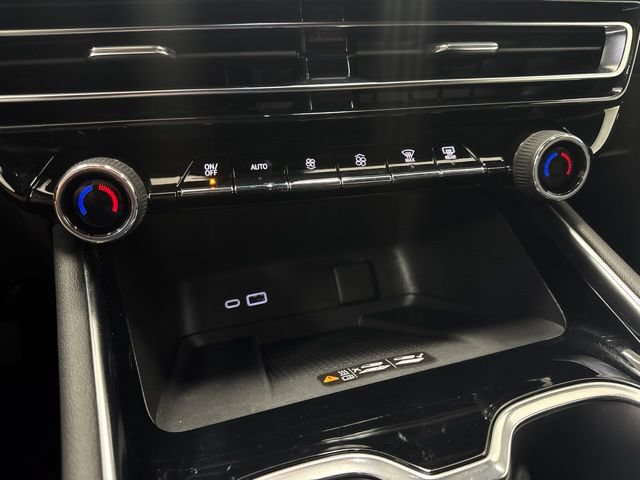 Used 2024 Chevrolet Traverse Z71 w/ LPO, Floor Liner Package AWD/4WD image 19